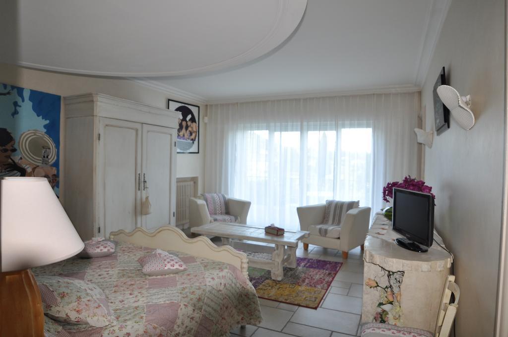 Domaine Le Bourdet Vila Saint-Sauveur-de-Cruzière Quarto foto